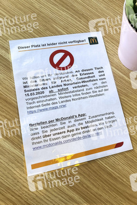 Coronavirus Schutzmaßnahmen bei McDonald's in Düsseldorf