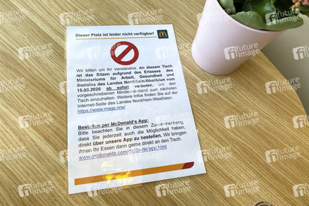 Coronavirus Schutzmaßnahmen bei McDonald's in Düsseldorf