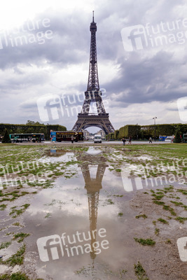 Symbolfoto Coronamaßnahmen in Paris