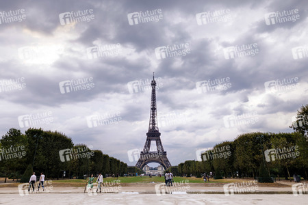 Symbolfoto Coronamaßnahmen in Paris