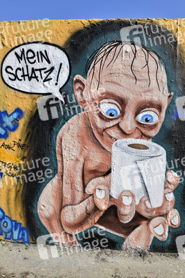 Graffitis zur Coronakrise im Mauerpark in Berlin