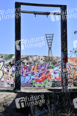 Graffitis zur Coronakrise im Mauerpark in Berlin