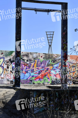 Graffitis zur Coronakrise im Mauerpark in Berlin