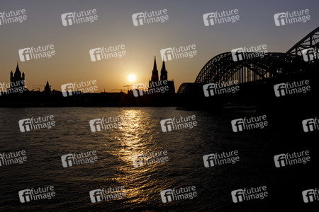 Symbolfoto Abendspaziergang