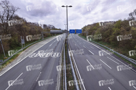 Symbolfoto Autobahn