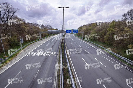 Symbolfoto Autobahn
