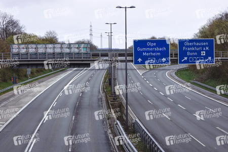 Symbolfoto Autobahn