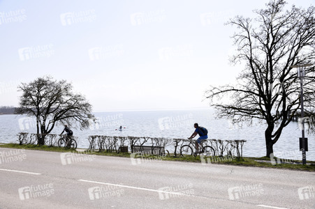 Ausgangsbeschränkungen wegen Corona-Krise in Seebruck am Chiemsee