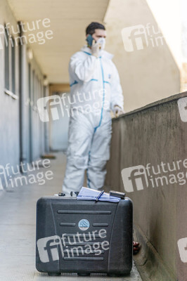 Schornsteinfeger arbeitet während der Coronakrise in Nürnberg