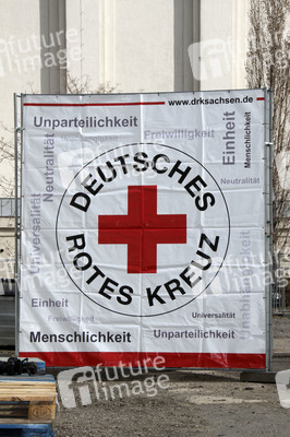 Empfang einer Großspende von Händedesinfektionsmittel in Dresden