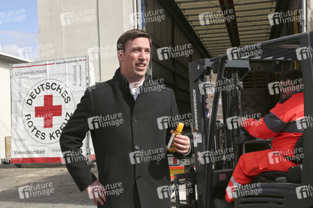 Empfang einer Großspende von Händedesinfektionsmittel in Dresden