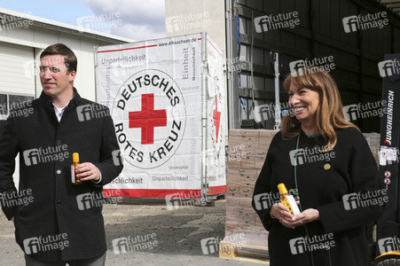 Empfang einer Großspende von Händedesinfektionsmittel in Dresden