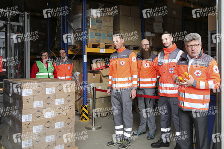 Empfang einer Großspende von Händedesinfektionsmittel in Dresden