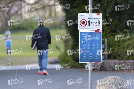 Symbolfoto Mindestabstand