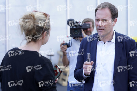 Bayer spendet Desinfektionsmittel an die Stadt Köln