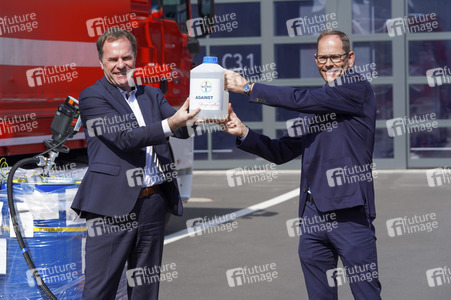 Bayer spendet Desinfektionsmittel an die Stadt Köln