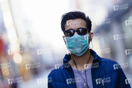 Symbolfoto Behelfsmaske