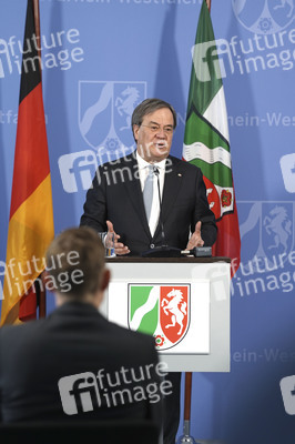 Pressekonferenz zur Covid-19 Case-Cluster-Study in Düsseldorf