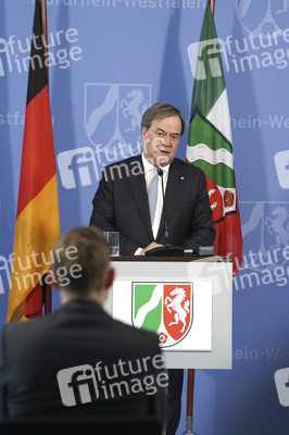 Pressekonferenz zur Covid-19 Case-Cluster-Study in Düsseldorf