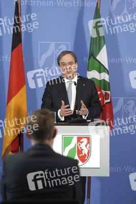 Pressekonferenz zur Covid-19 Case-Cluster-Study in Düsseldorf