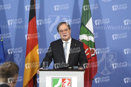 Pressekonferenz zur Covid-19 Case-Cluster-Study in Düsseldorf