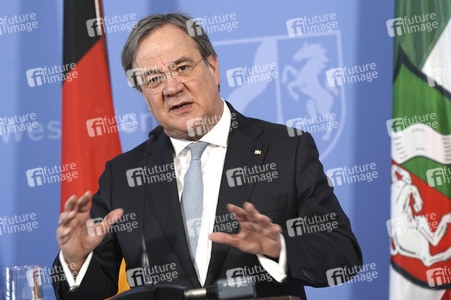 Pressekonferenz zur Covid-19 Case-Cluster-Study in Düsseldorf