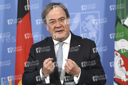 Pressekonferenz zur Covid-19 Case-Cluster-Study in Düsseldorf