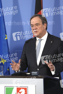 Pressekonferenz zur Covid-19 Case-Cluster-Study in Düsseldorf