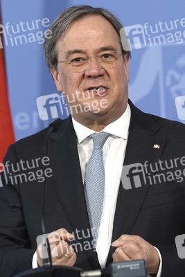 Pressekonferenz zur Covid-19 Case-Cluster-Study in Düsseldorf