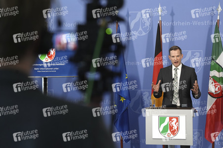 Pressekonferenz zur Covid-19 Case-Cluster-Study in Düsseldorf