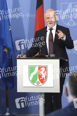 Pressekonferenz zur Covid-19 Case-Cluster-Study in Düsseldorf