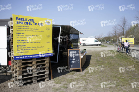 Eröffnung vom Spargel Drive-In in Klaistow