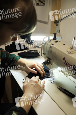 Symbolbild selbstgenähter Mundschutz