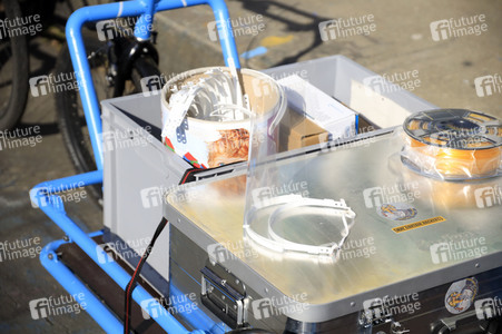 Wissenschaftsladen Potsdam e.V. druckt mit dem 3D Drucker Gesichtsschilder