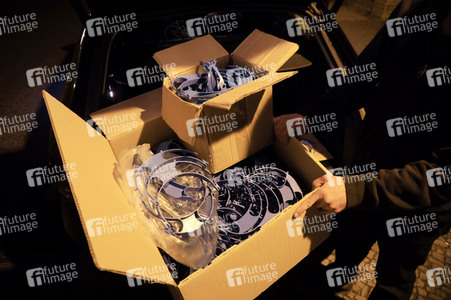 Wissenschaftsladen Potsdam e.V. druckt mit dem 3D Drucker Gesichtsschilder