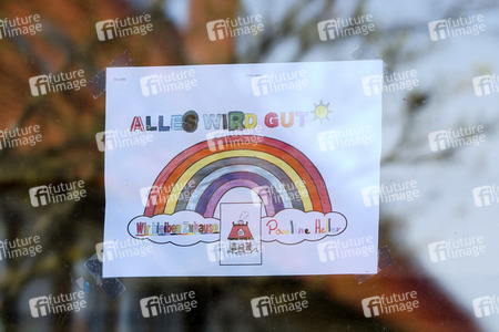 Fensterbilder in einer Grundschule in Hannover