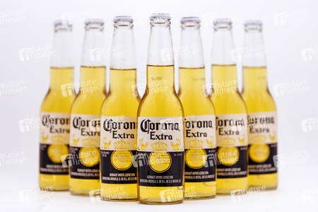 Symbolfoto Corona Bierflaschen
