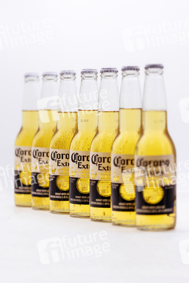 Symbolfoto Corona Bierflaschen