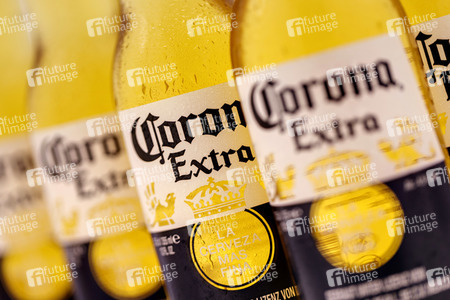 Symbolfoto Corona Bierflaschen