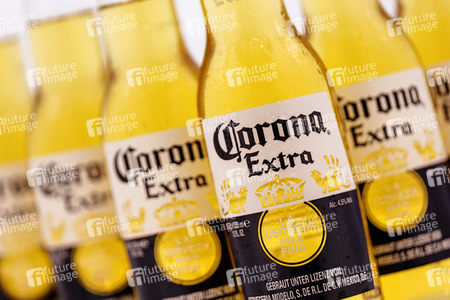 Symbolfoto Corona Bierflaschen