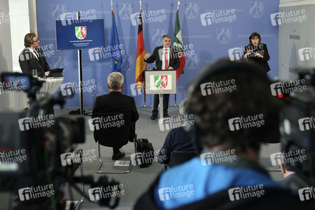 Pressekonferenz zur NRW Soforthilfe in Düsseldorf