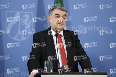 Pressekonferenz zur NRW Soforthilfe in Düsseldorf