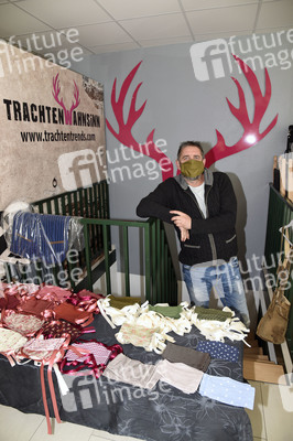 Sonderöffnung des Dirndl-Ladens 'TrachtenWahnsinn' in Germering