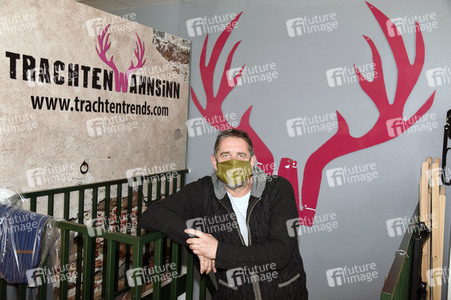 Sonderöffnung des Dirndl-Ladens 'TrachtenWahnsinn' in Germering