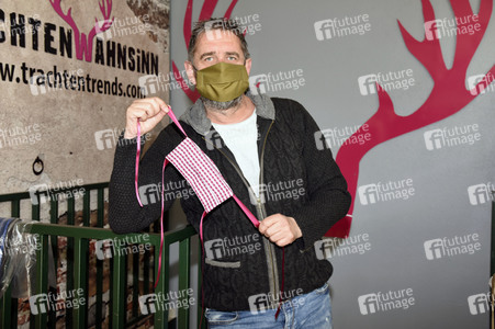 Sonderöffnung des Dirndl-Ladens 'TrachtenWahnsinn' in Germering