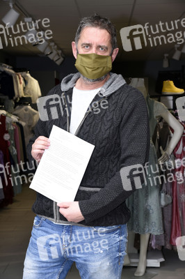 Sonderöffnung des Dirndl-Ladens 'TrachtenWahnsinn' in Germering