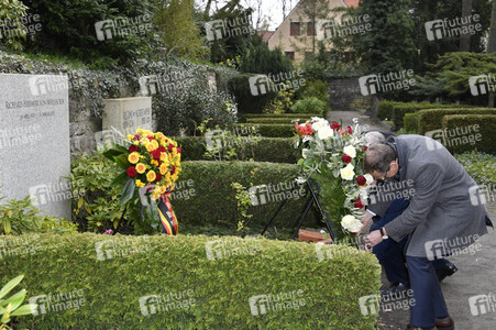 Kranzniederlegung anlässlich des 100. Geburtstags von Richard von Weizsäcker in Berlin