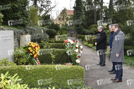 Kranzniederlegung anlässlich des 100. Geburtstags von Richard von Weizsäcker in Berlin