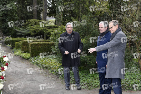 Kranzniederlegung anlässlich des 100. Geburtstags von Richard von Weizsäcker in Berlin