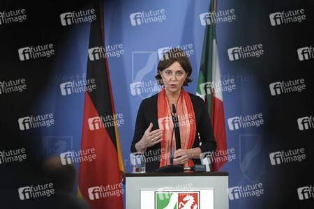 Pressebriefing zur aktuellen Lage in der Coronakrise in Düsseldorf